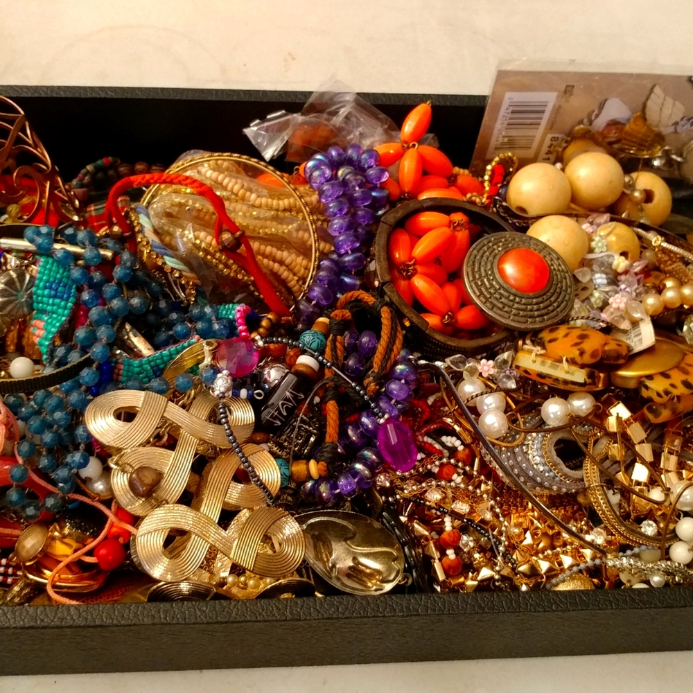 Crafters Junk Jewelry 4.5 lbs